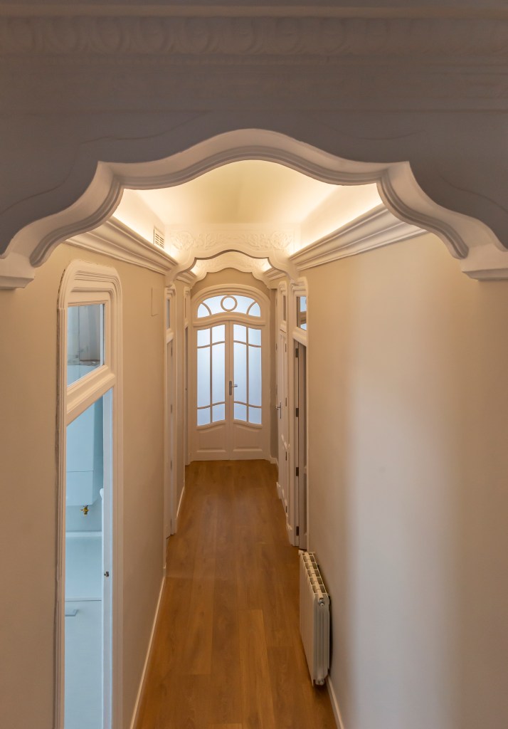 Molduras modernistas. Cerveró Obras